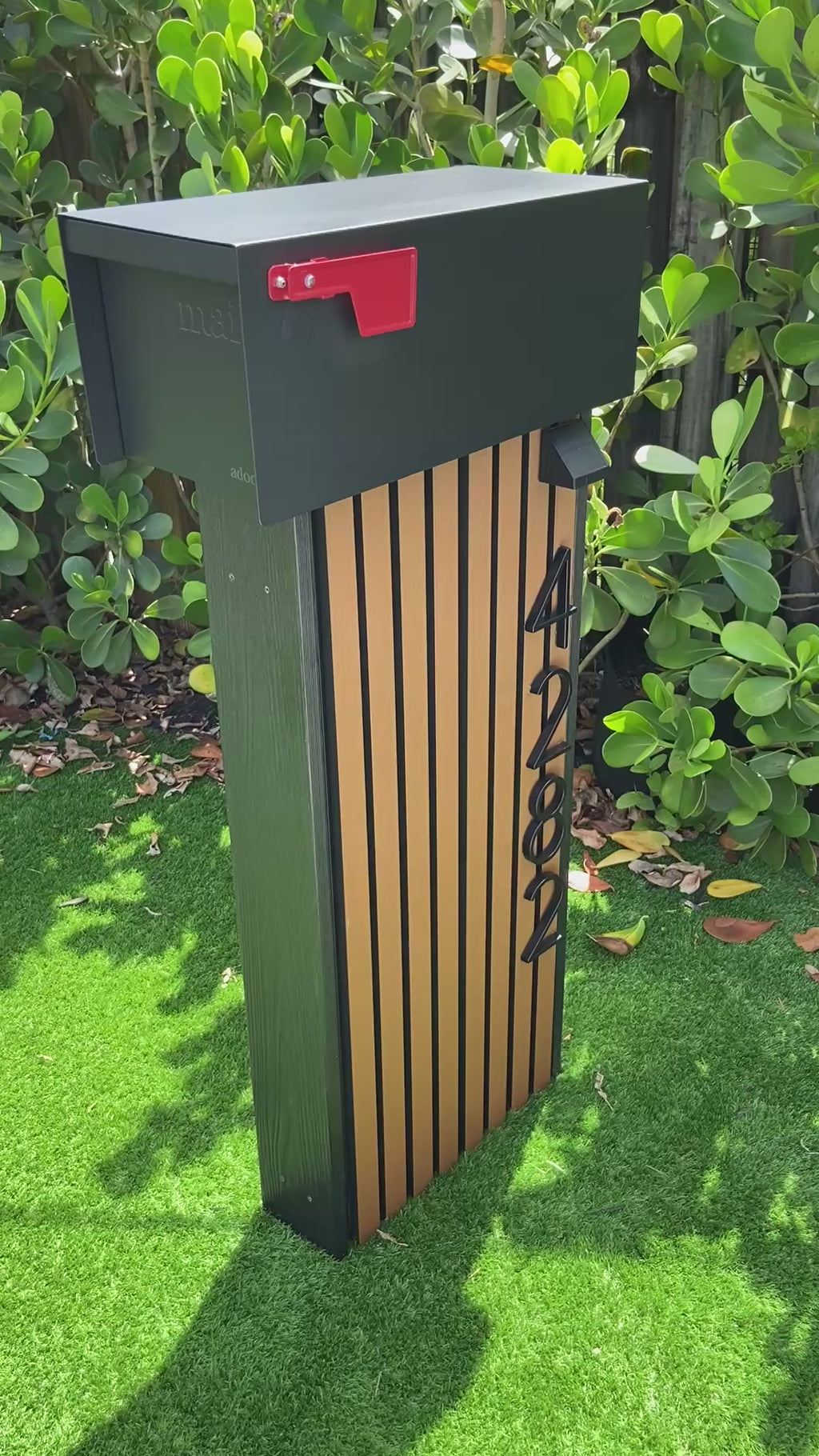 Vertical Slat Mailbox